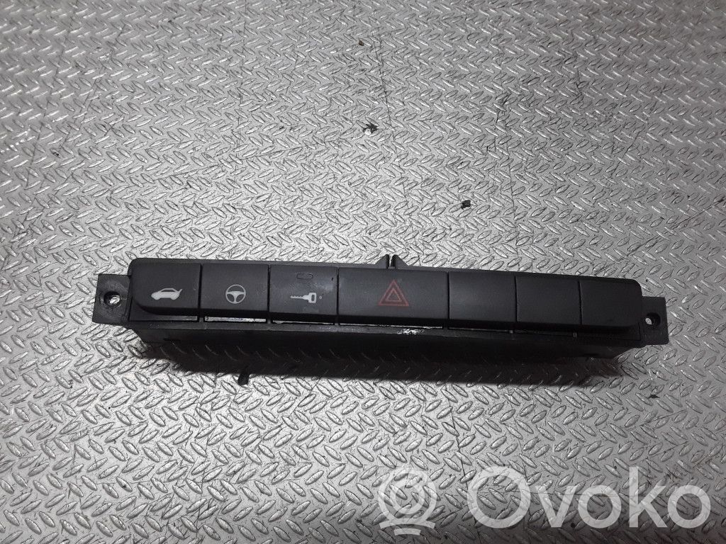 Fiat Punto (188) Interruttore luci di emergenza 