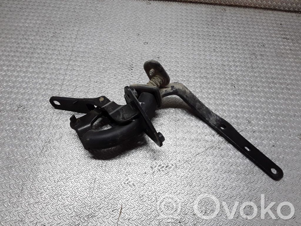 Volvo V70 Tailgate/trunk/boot hinge 