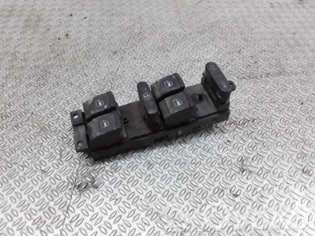 Interruptor del elevalunas eléctrico   1J4959857