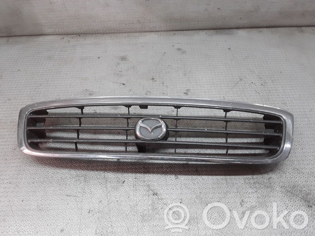 Front bumper upper radiator grill   LB8250711