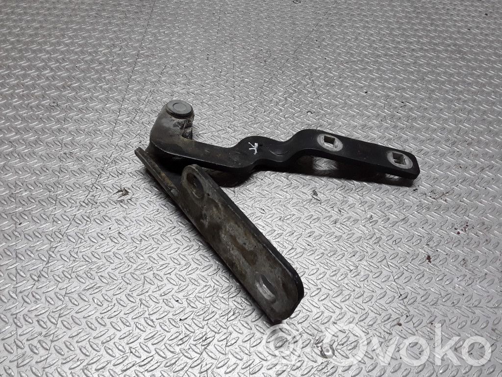 Engine bonnet/hood hinges   4D0823301C