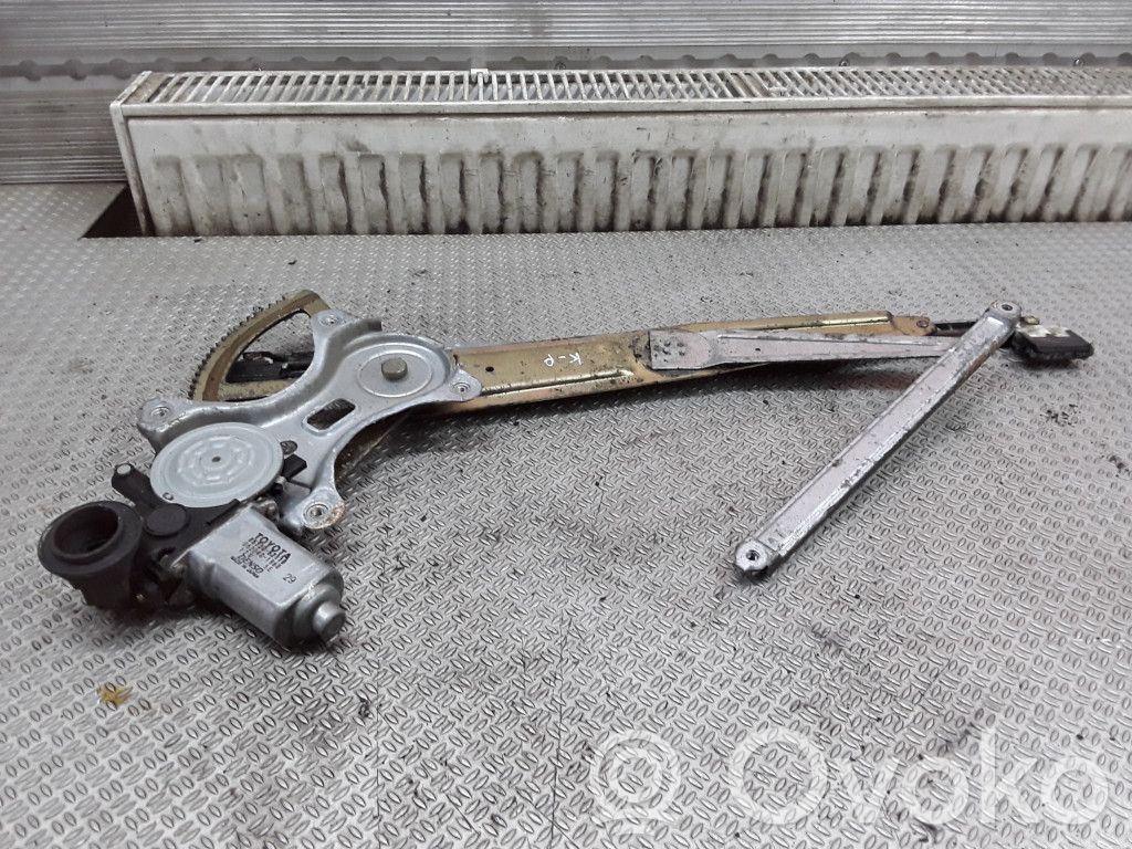 Toyota Corolla Verso E121 Macara ușă față cu motor