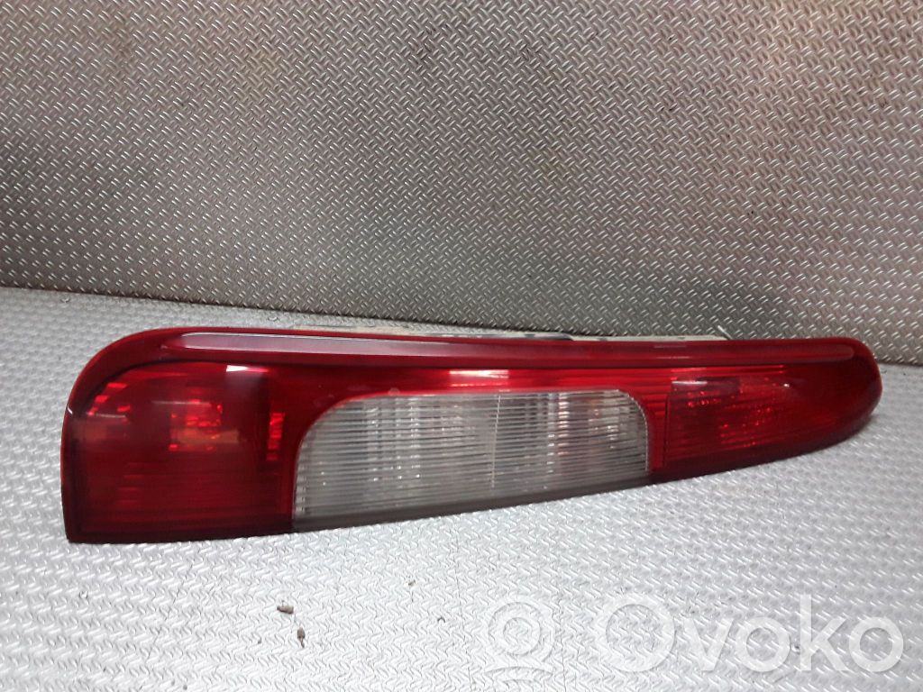 Ford Focus C-MAX Lampă spate în caroserie 