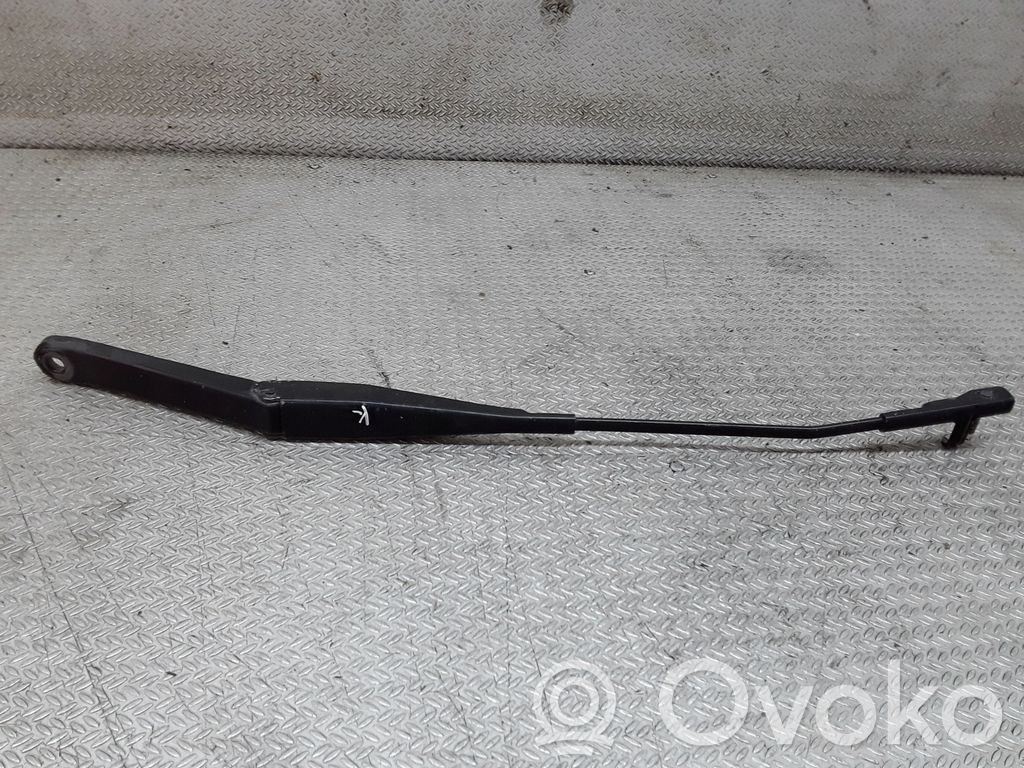 Ford Focus Front wiper blade arm 