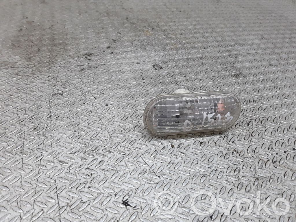 Front fender indicator light