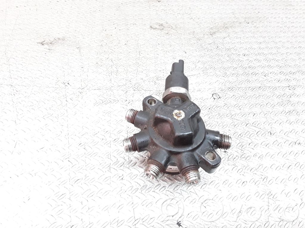Ford Focus Fuel main line pipe 