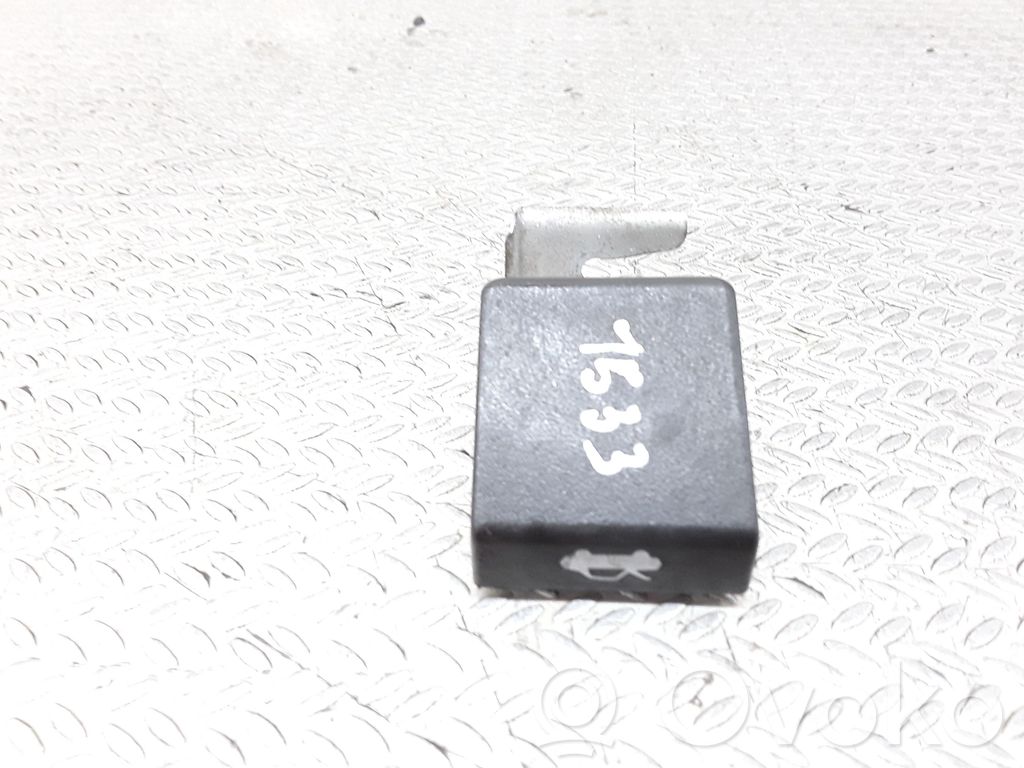 Engine bonnet (hood) release handle