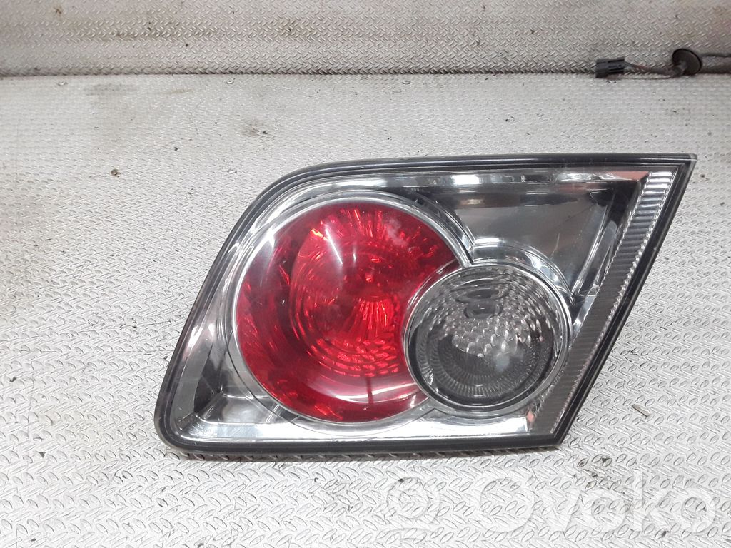 Tailgate rear/tail lights