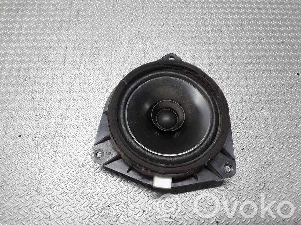 Toyota Corolla Verso E121 Altoparlante portiera posteriore