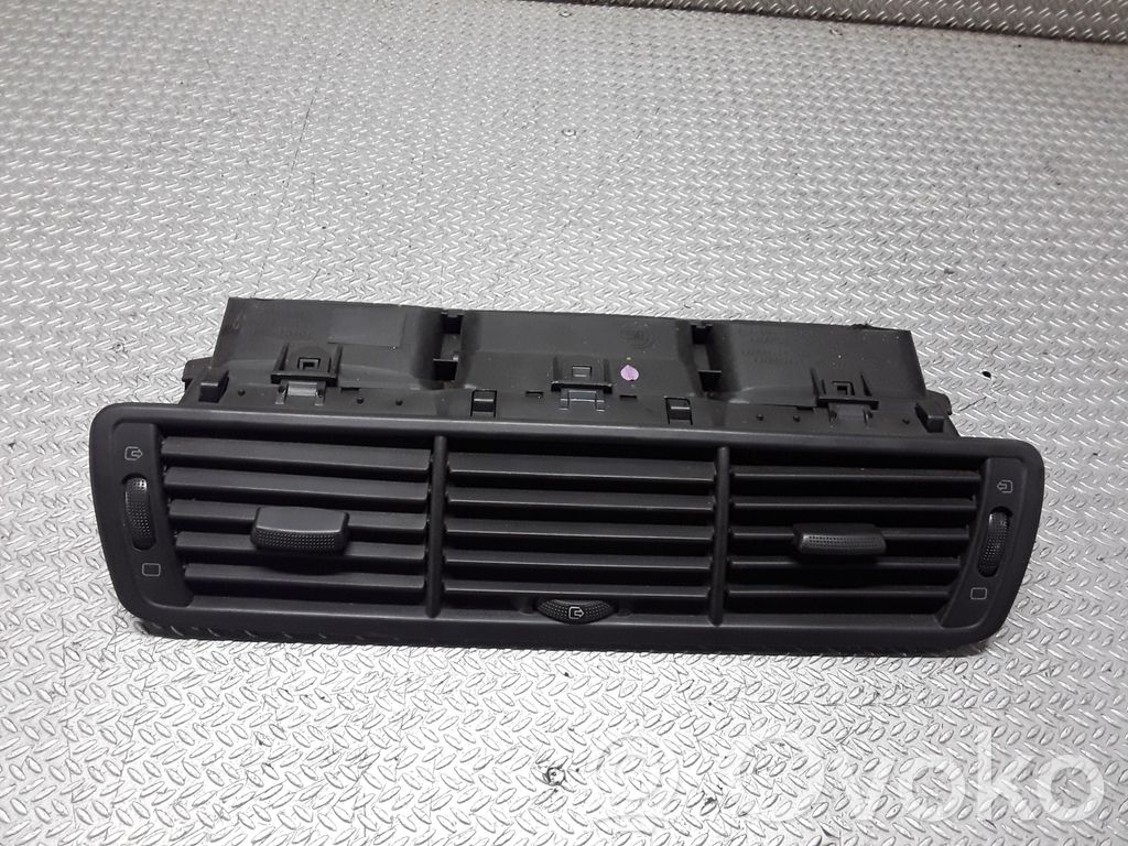 Grilă ventilație centrală   1484107077