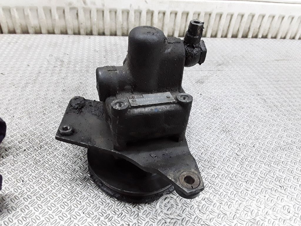 Audi 80 90 B3 Power steering pump 