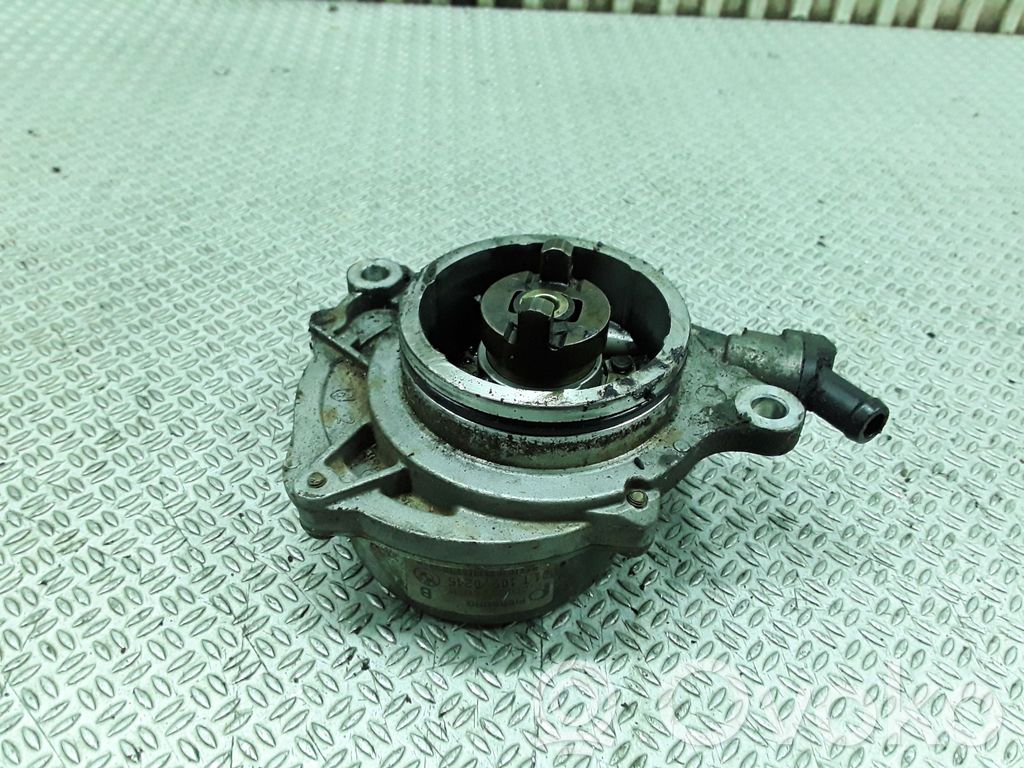 BMW 5 E39 Vacuum pump 