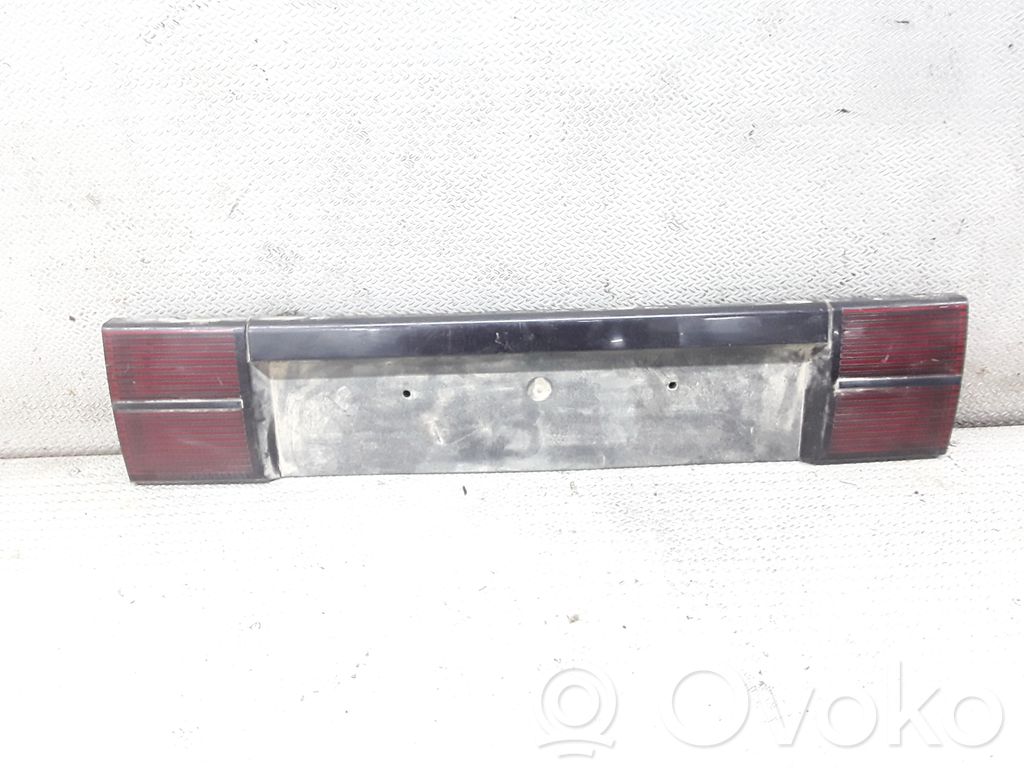 Poszycie / Tapicerka tylnej klapy bagażnika   ZB138302
