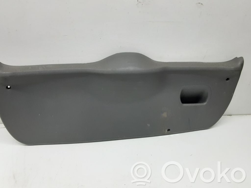 Ford Fiesta Moldura de la puerta trasera 