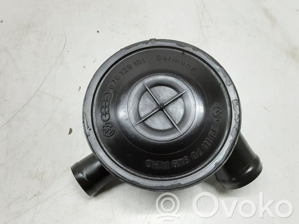 Audi 80 90 S2 B4 Entlüftungsschlauch 