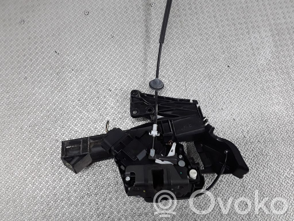 Ford Focus Aizmugurē slēdzene 