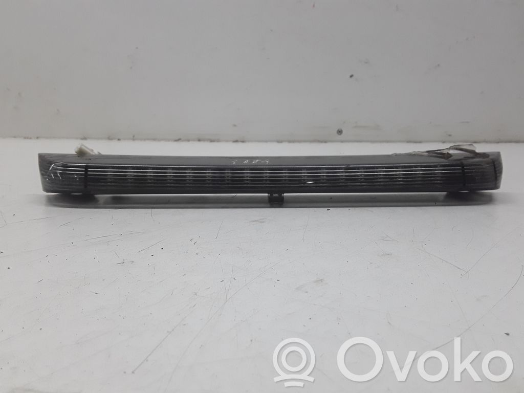 Mitsubishi Grandis Third/center stoplight 