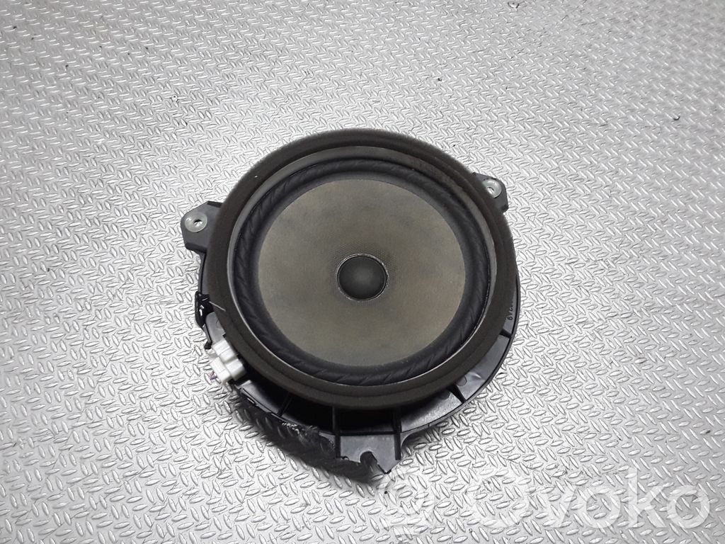 Toyota Yaris Altavoz de la puerta delantera 