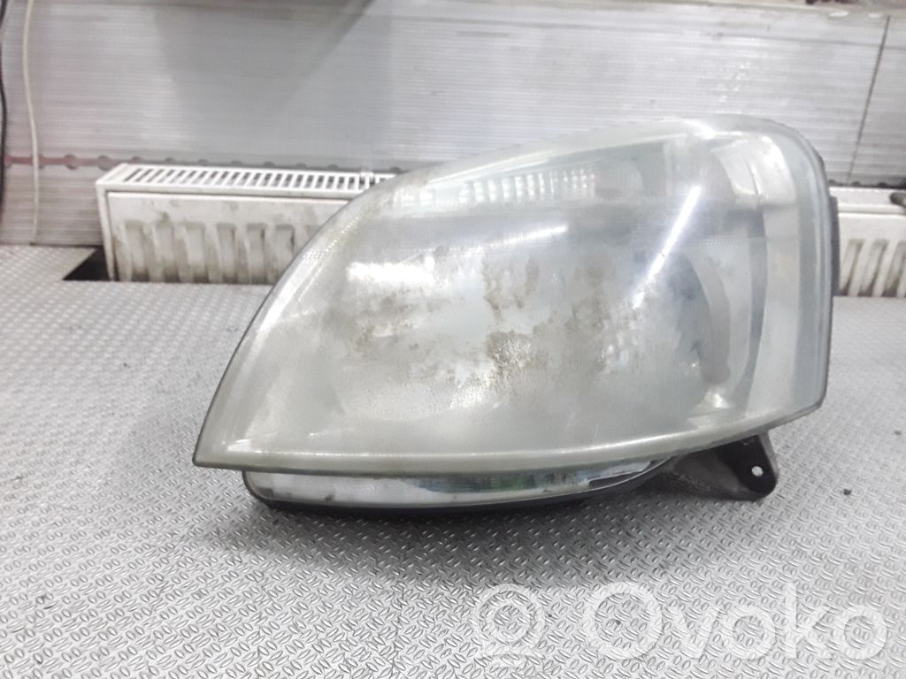 Phare frontale   3CLX13K046