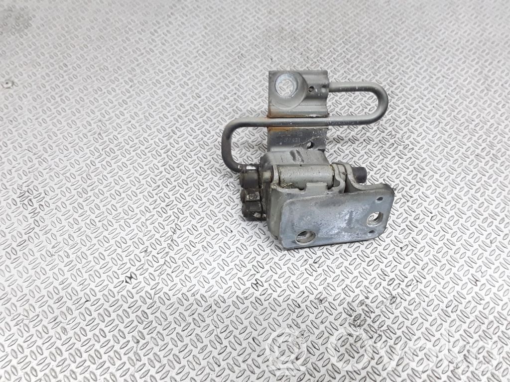 Seat Exeo (3R) Zawias dolny drzwi przednich 