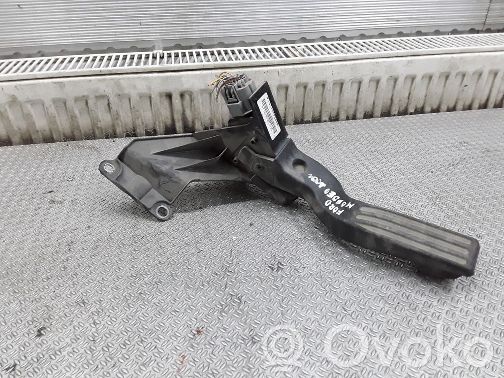 Gaspedal   1S719F836BB
