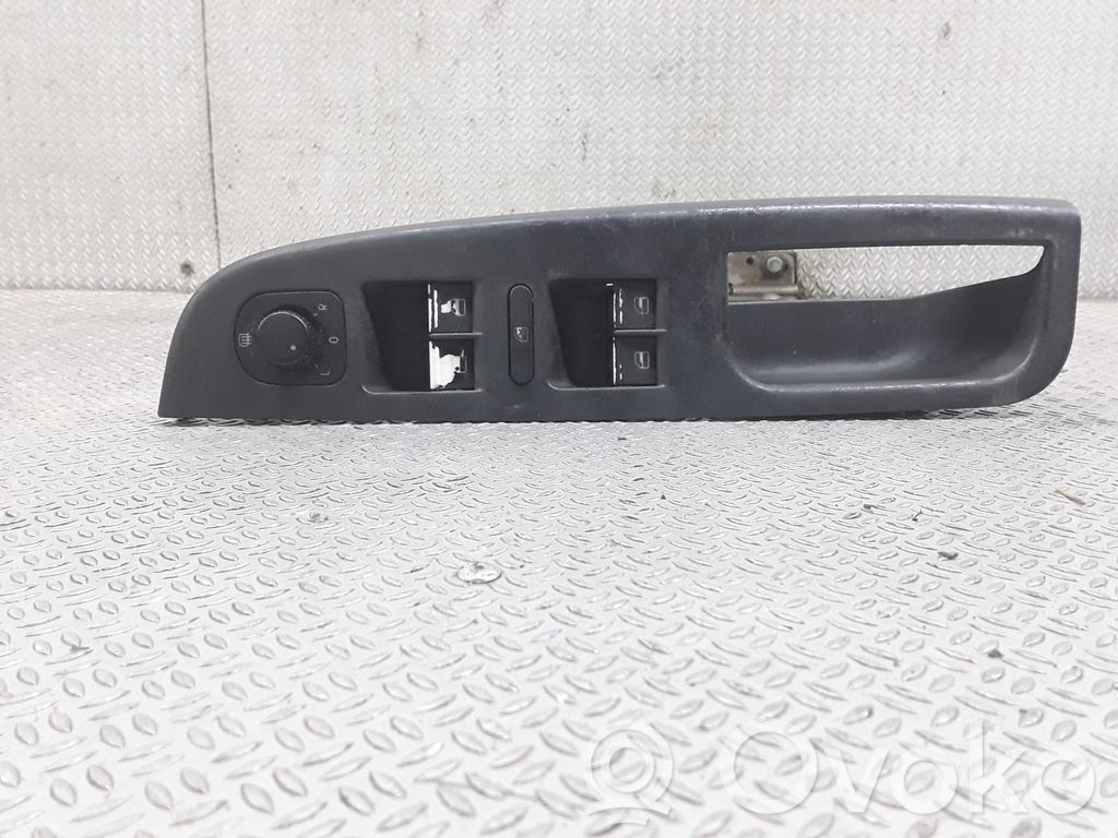 Electric window control switch   1K4868049B