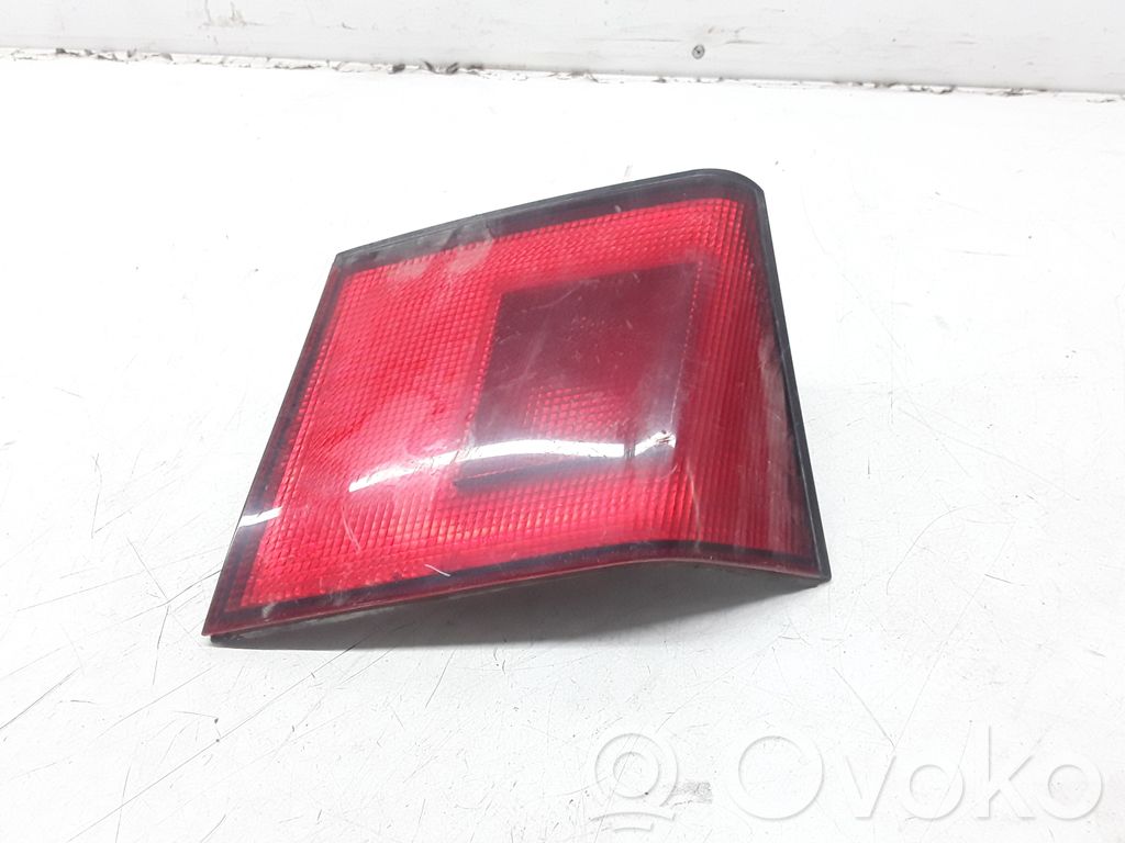 Mitsubishi Carisma Lampy tylnej klapy bagażnika