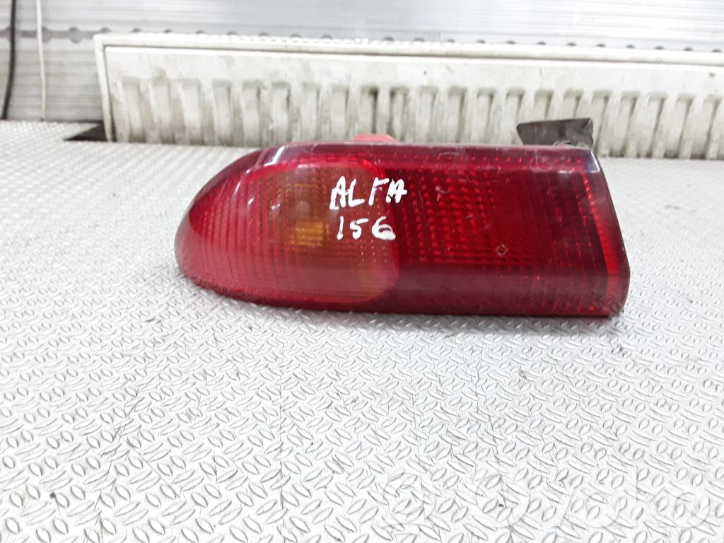 Alfa Romeo 156 Aizmugurējais lukturis virsbūvē 