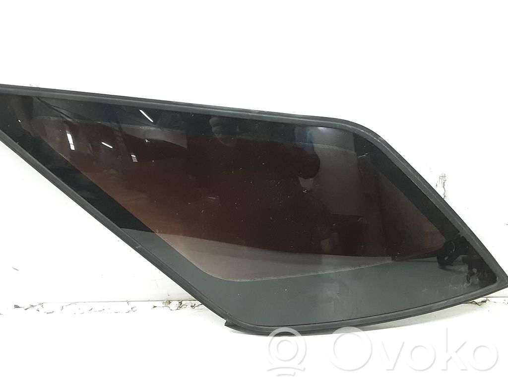 KIA Sorento Rear side window 