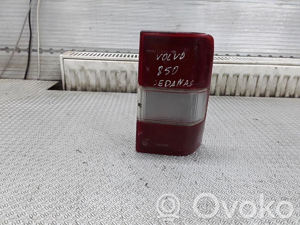 Aizmugurējais lukturis pārsegā   9133041