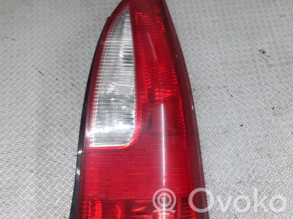 Luz trasera/de freno   22061908