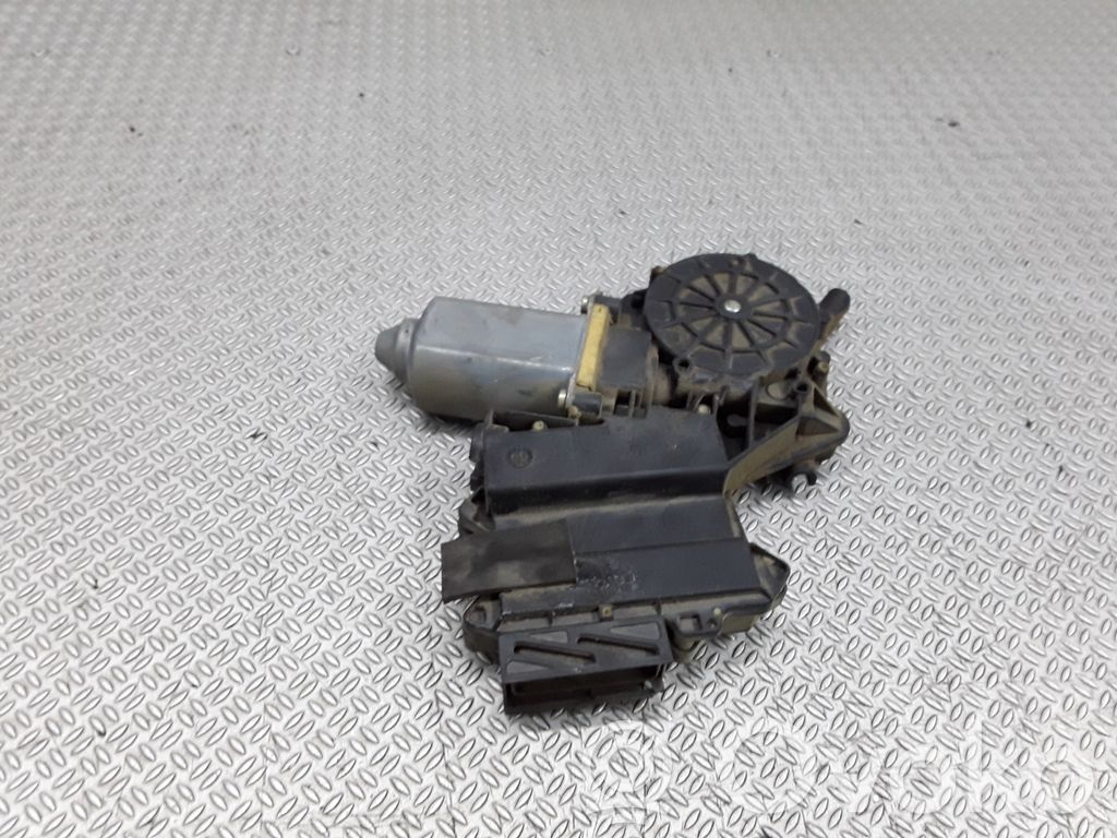 Motor del regulador de la ventanilla de la puerta delantera   1H4959811B