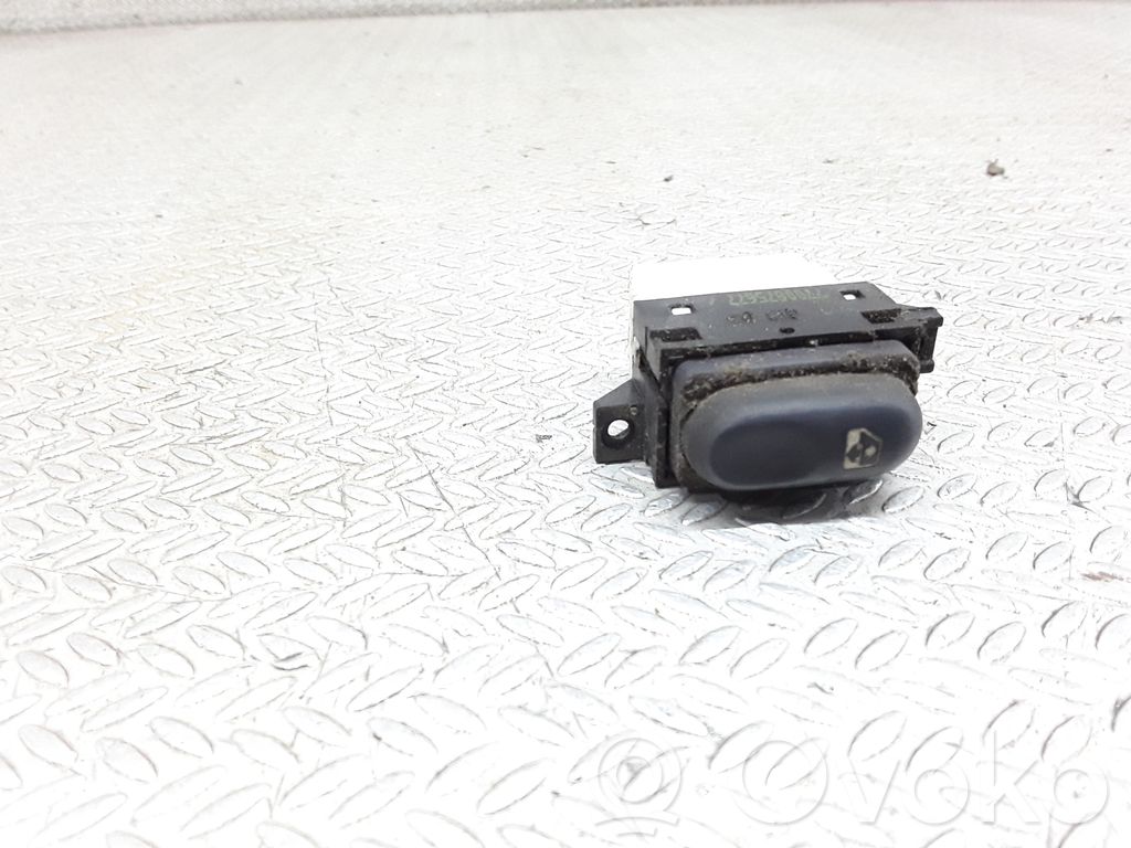 Renault Espace III Electric window control switch 