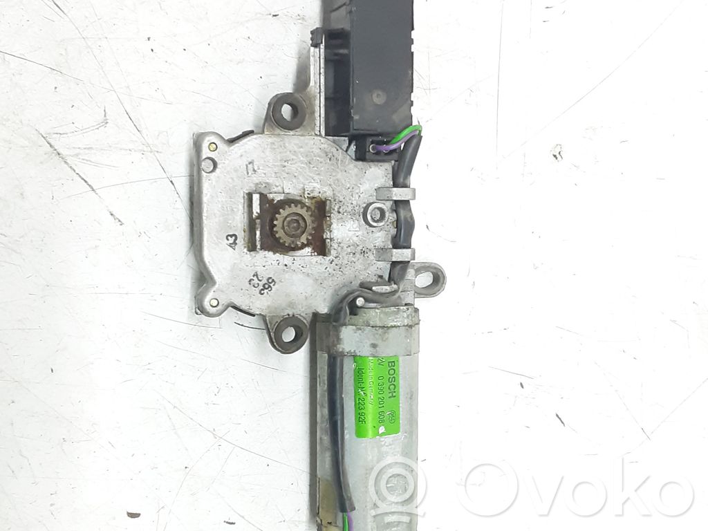 Mercedes-Benz E W210 Motor/activador 