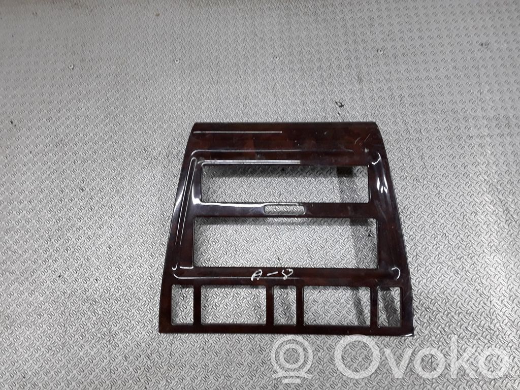 Audi A8 S8 D2 4D Moldura de la unidad delantera de radio/GPS 
