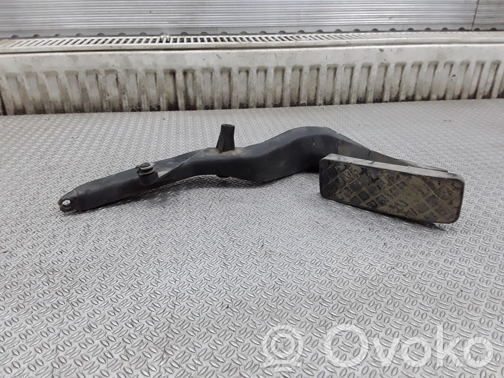 Volkswagen PASSAT B5 Pedał gazu / przyspieszenia 