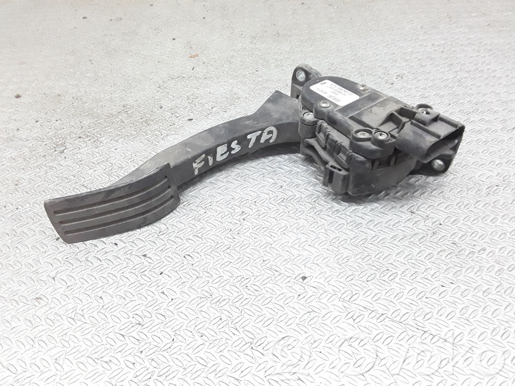 Akceleratoriaus pedalas   2S619F836BA