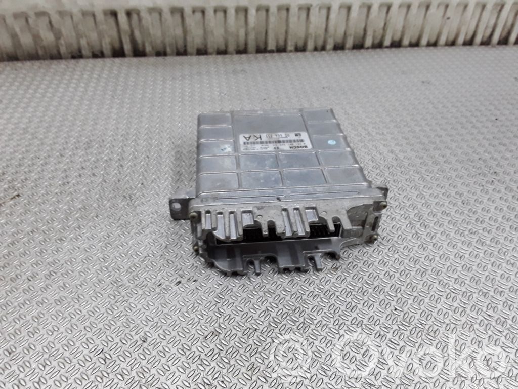 Unidad de control/módulo del motor   90464735,0281001335