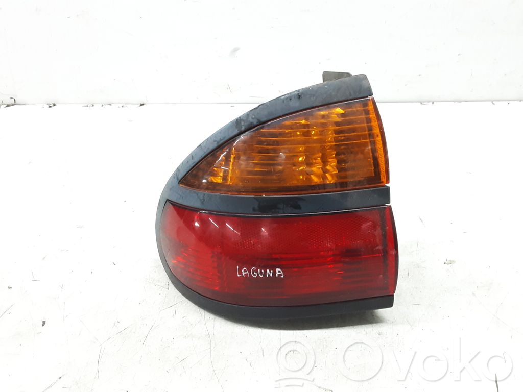 Renault Laguna I Feux arrière / postérieurs 