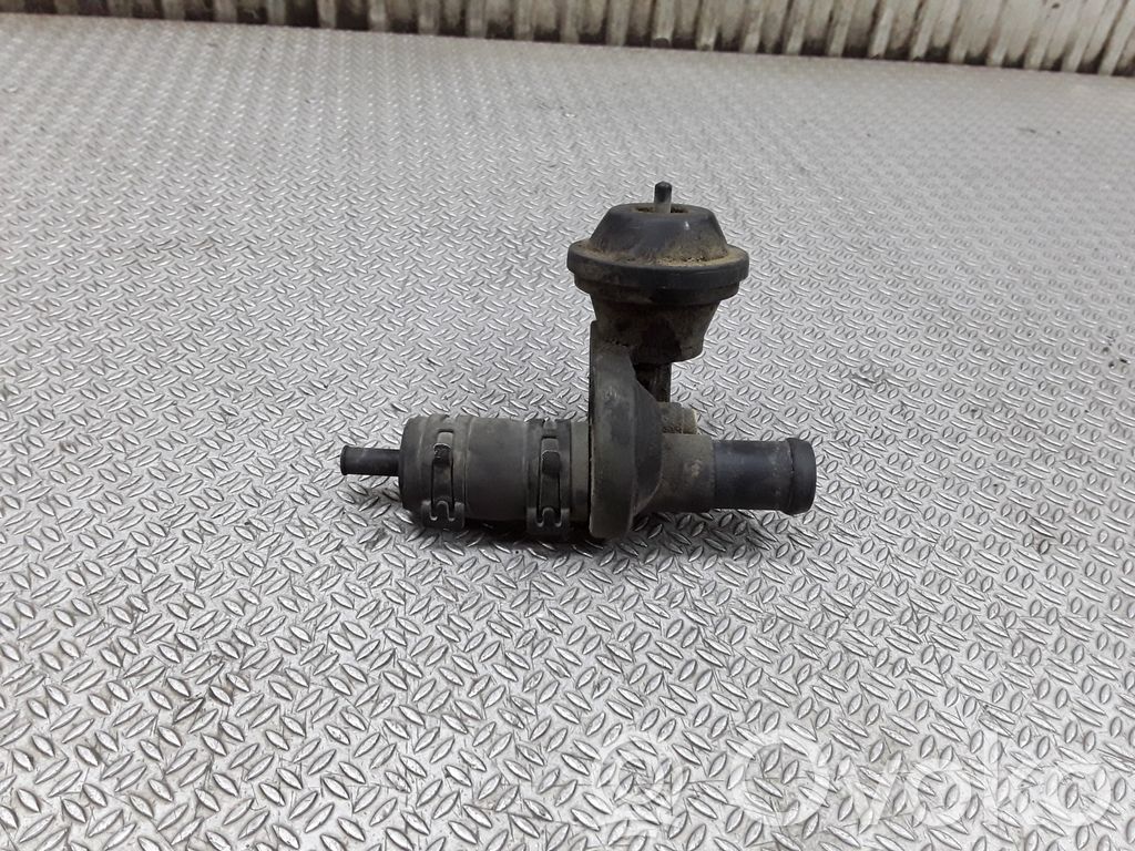 Volkswagen PASSAT B5.5 Conductă/furtun lichid de răcire motor 