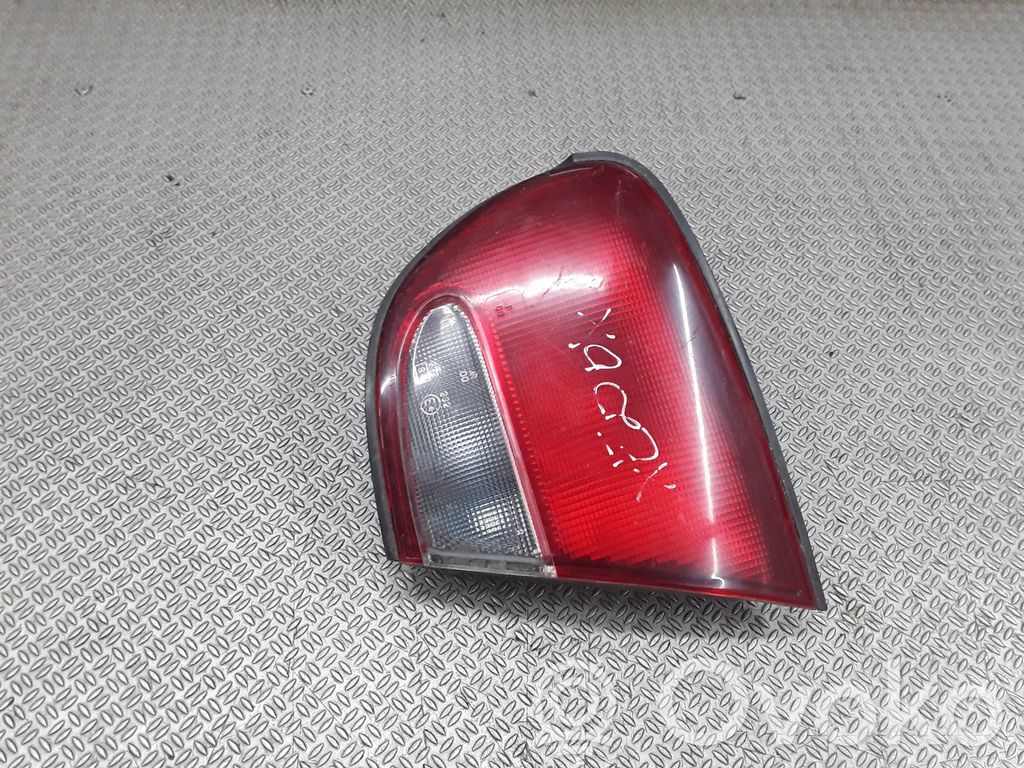 Tailgate rear/tail lights   0431413