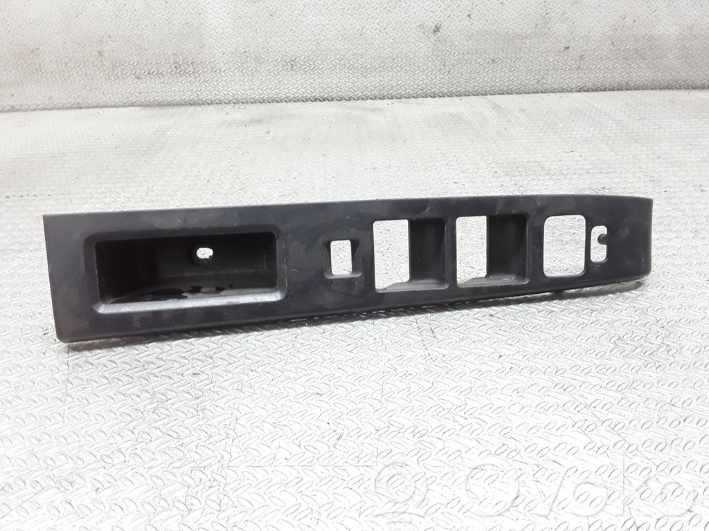Mazda 5 Front door interior handle trim 
