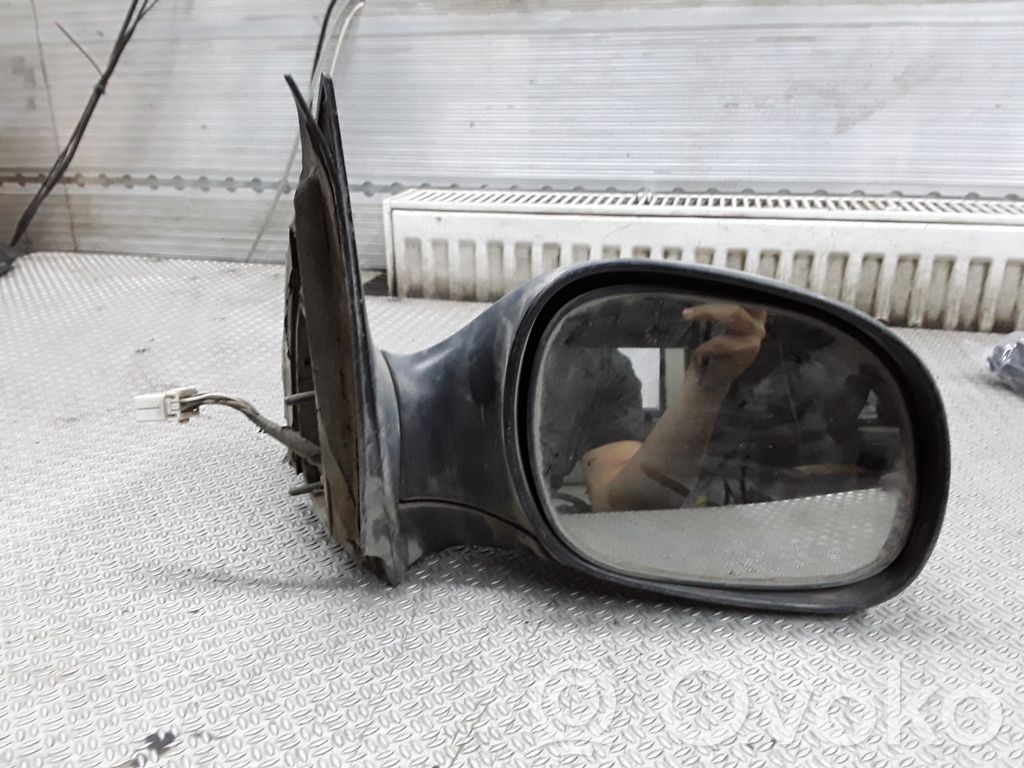 KIA Carnival Front door electric wing mirror 