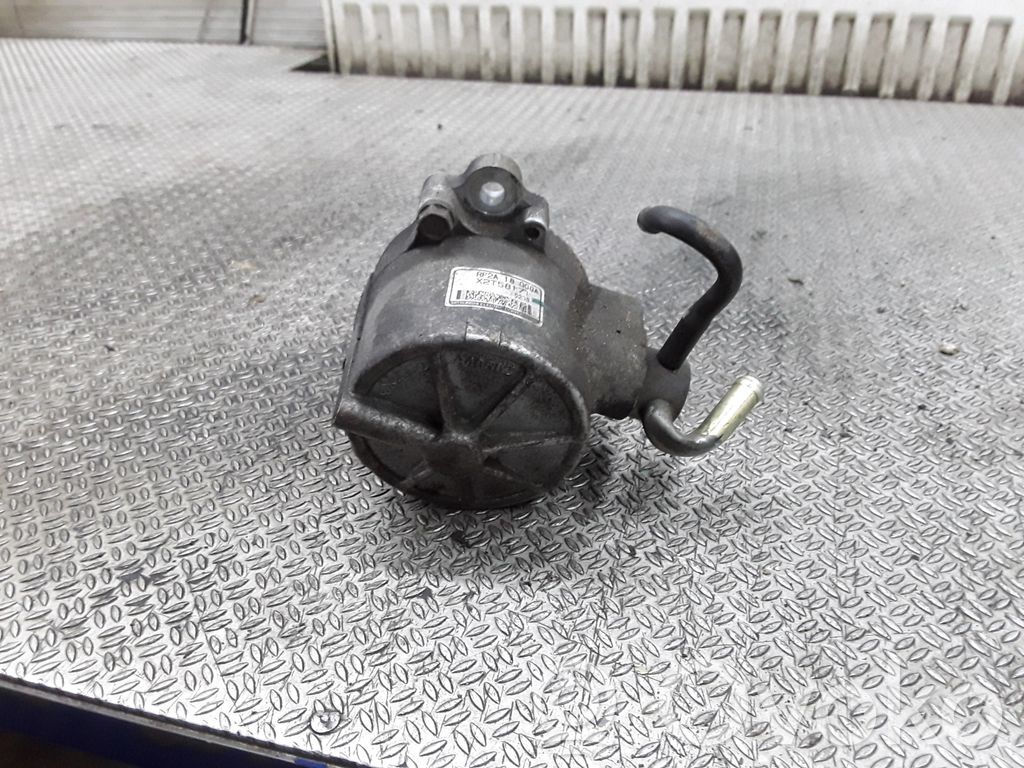Vacuum pump   B02702