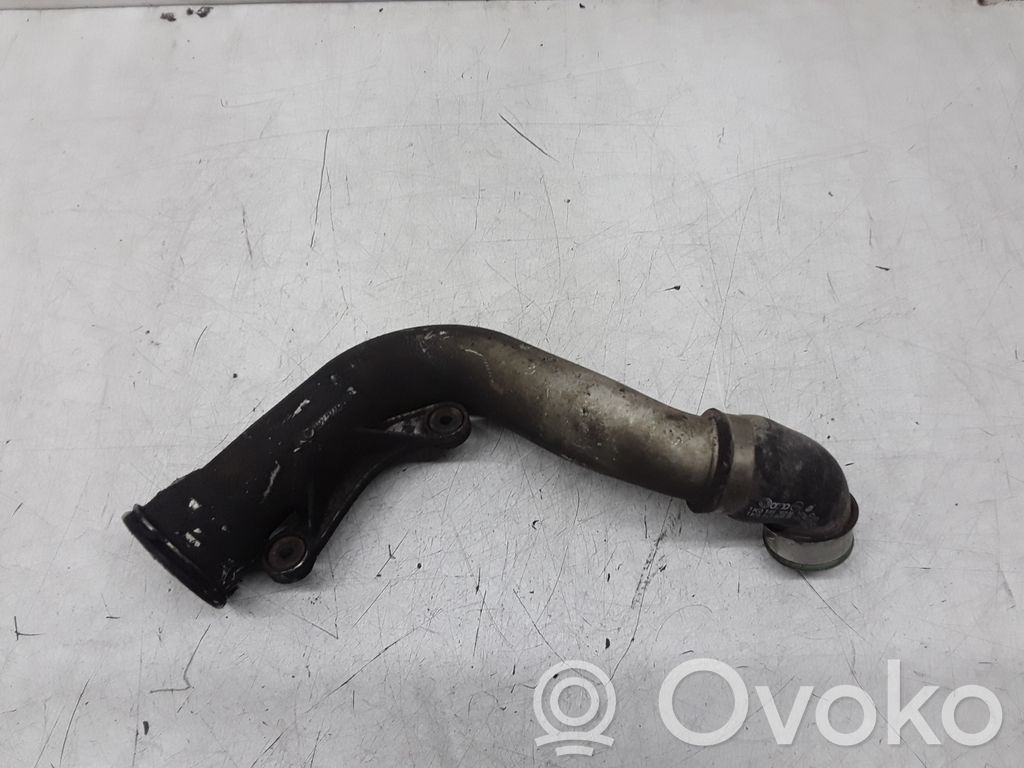 Volkswagen PASSAT B6 Manguera/tubo del intercooler 