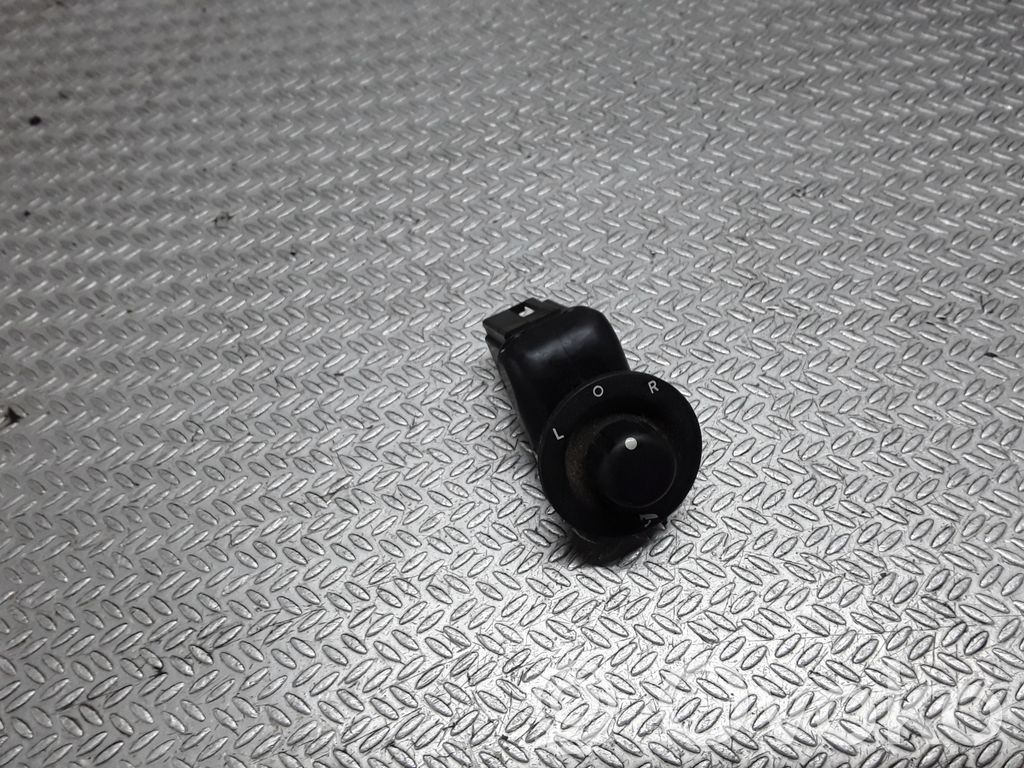 Wing mirror switch   P56040536AF