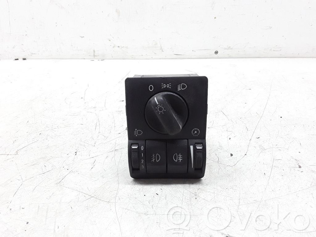 Opel Astra G Light switch 