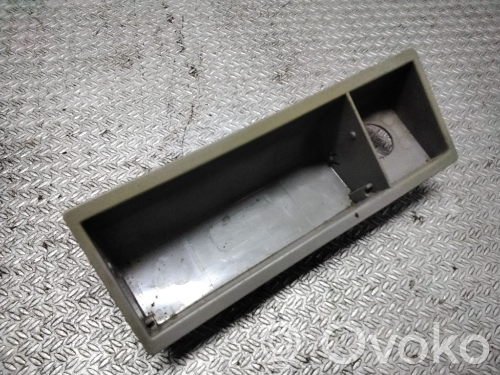Volkswagen II LT Console centrale, garniture d'allume-cigare/cendrier 