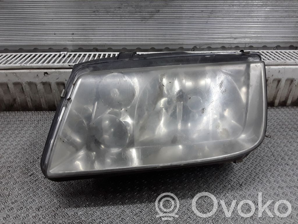 Volkswagen Bora Lampa przednia 