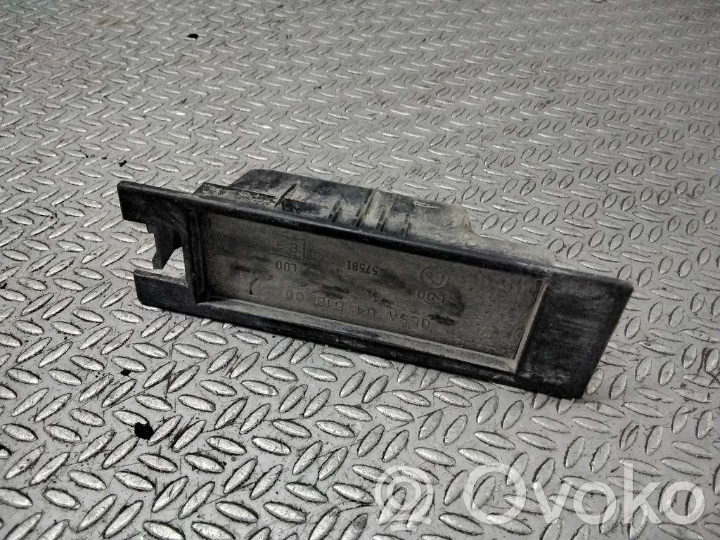 Opel Zafira B Éclairage de plaque d'immatriculation 
